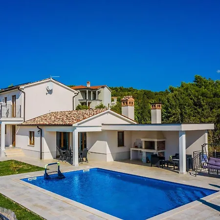 Lush In Sv Lovre Labinski With Private Pool