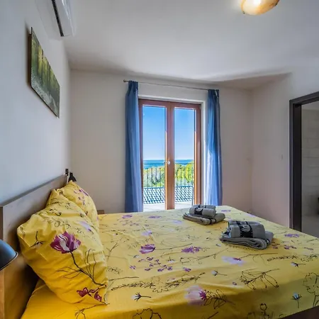 Villa Lush In Sv Lovre Labinski With Private Pool *