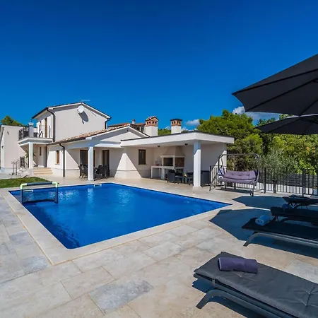Lush In Sv Lovre Labinski With Private Pool Villa Viskovići